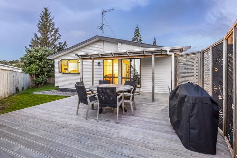 Photo of property in 42 Beaumaris Crescent, Ascot Park, Porirua, 5024