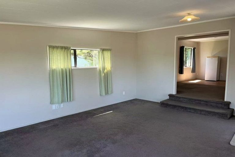 Photo of property in 28 West Harbour Drive, West Harbour, Auckland, 0618