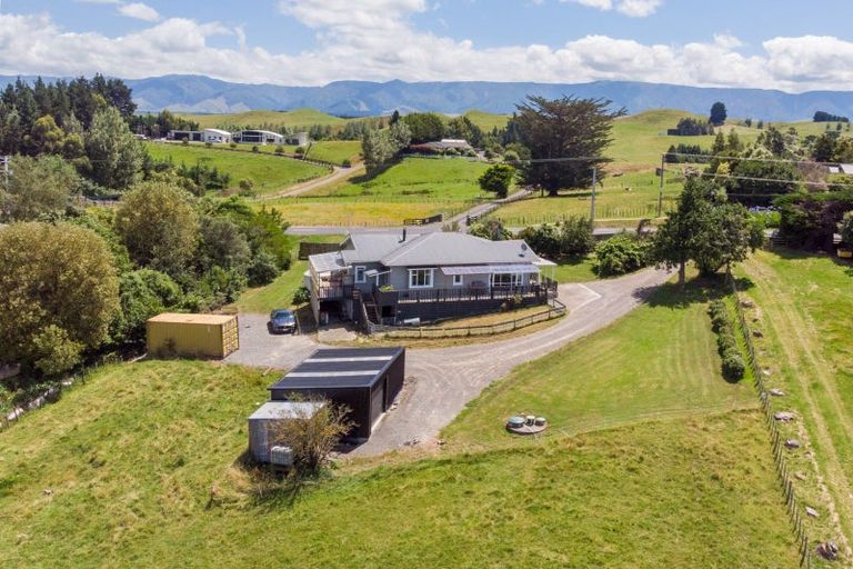 Photo of property in 133 Adelaide Road, Dannevirke, 4930