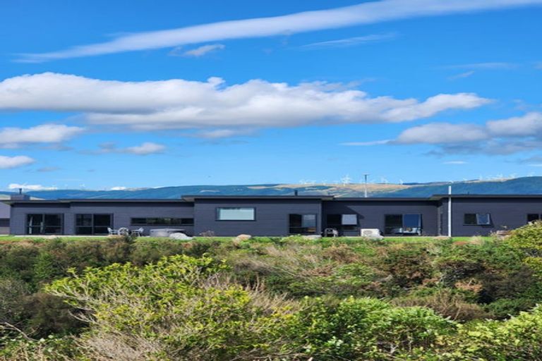 Photo of property in 49 Johnstone Drive, Fitzherbert, Palmerston North, 4410