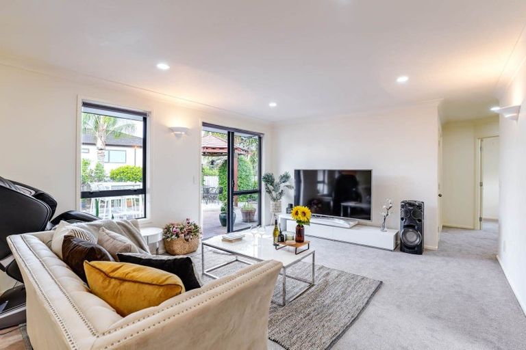 Photo of property in 4 Mahina Place, Te Atatu Peninsula, Auckland, 0610