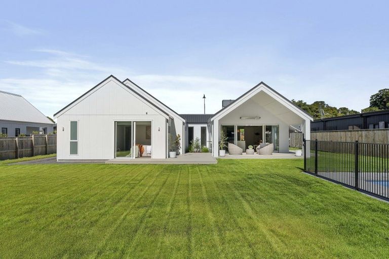 Photo of property in 3 Matai Grove, Greytown, 5712