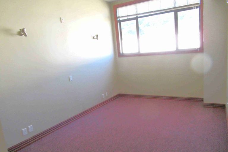 Photo of property in Pirie Street Townhouses, 28/35 Pirie Street, Mount Victoria, Wellington, 6011