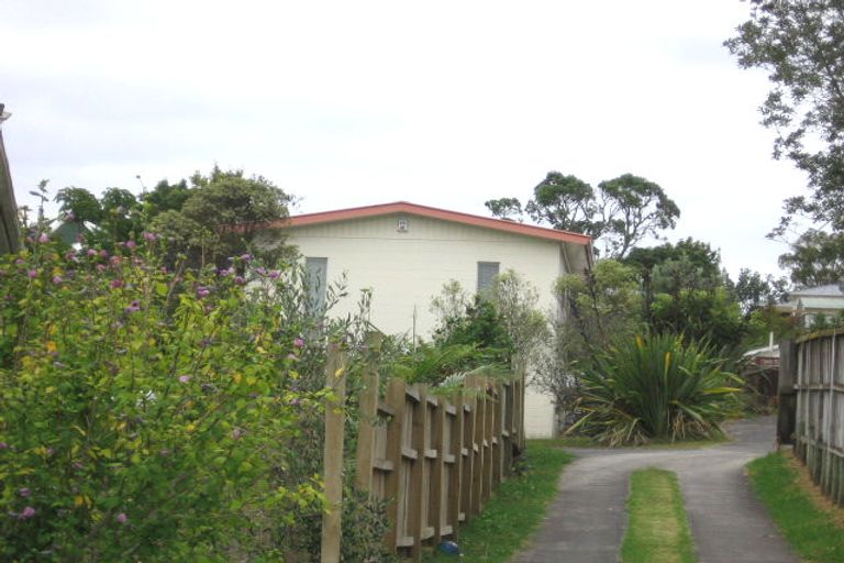 Photo of property in 9 Rosecamp Road, Beach Haven, Auckland, 0626