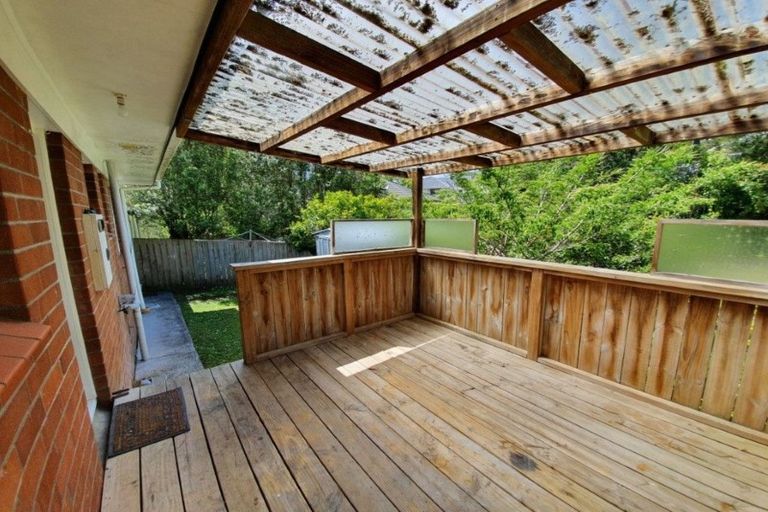 Photo of property in 1/19 Bentley Avenue, Glenfield, Auckland, 0629