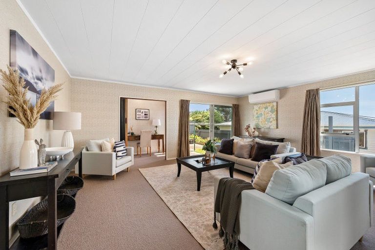 Photo of property in 7 Tree Top Lane, Paparangi, Wellington, 6037