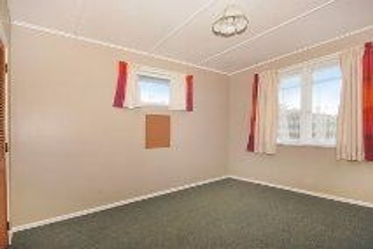 Photo of property in 52 Fergusson Street, Solway, Masterton, 5810