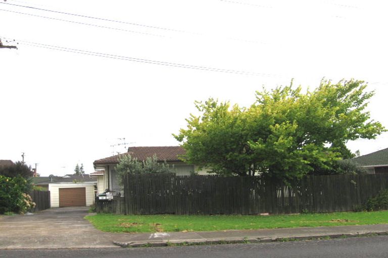 Photo of property in 1/7 Almond Place, Mount Wellington, Auckland, 1060