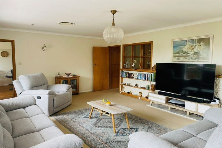 Photo of property in 17 Margaret Place, Milford, Auckland, 0620