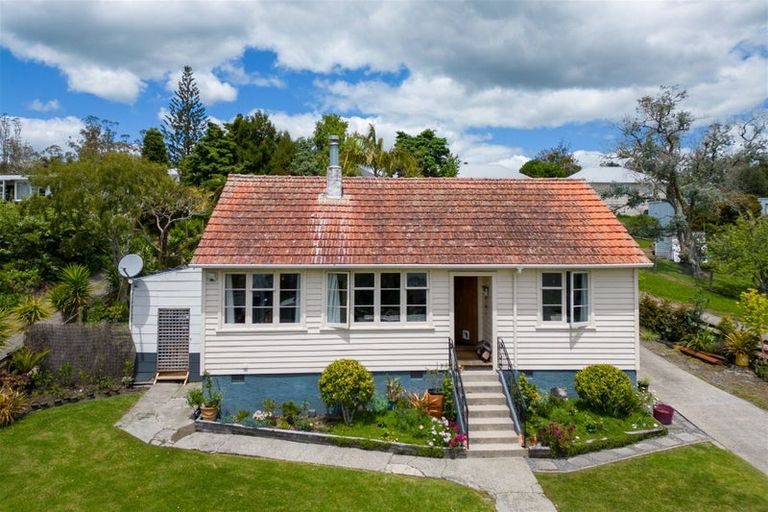 Photo of property in 15 Boswell Street, Kawakawa, 0210