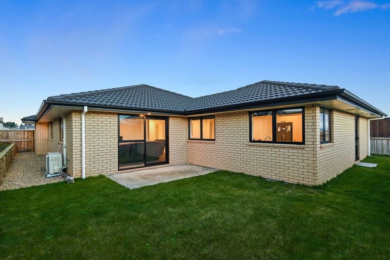Photo of property in 2/12 Onukutara Place, Huntington, Hamilton, 3281