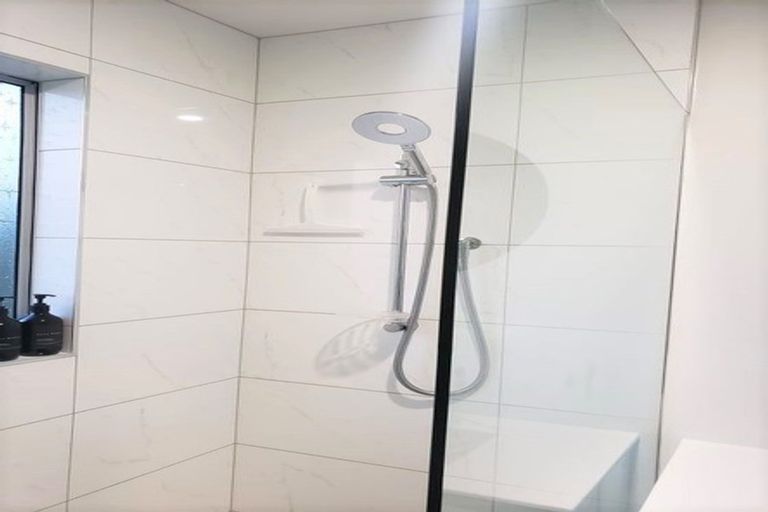 Photo of property in 2 Newton Place, Westbrook, Palmerston North, 4412