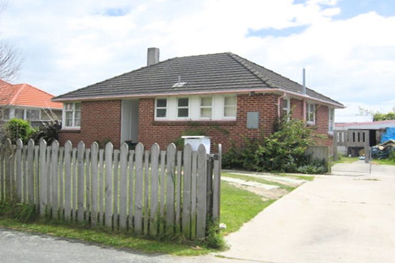 Photo of property in 8 Grosvenor Street, Redwood, Christchurch, 8051