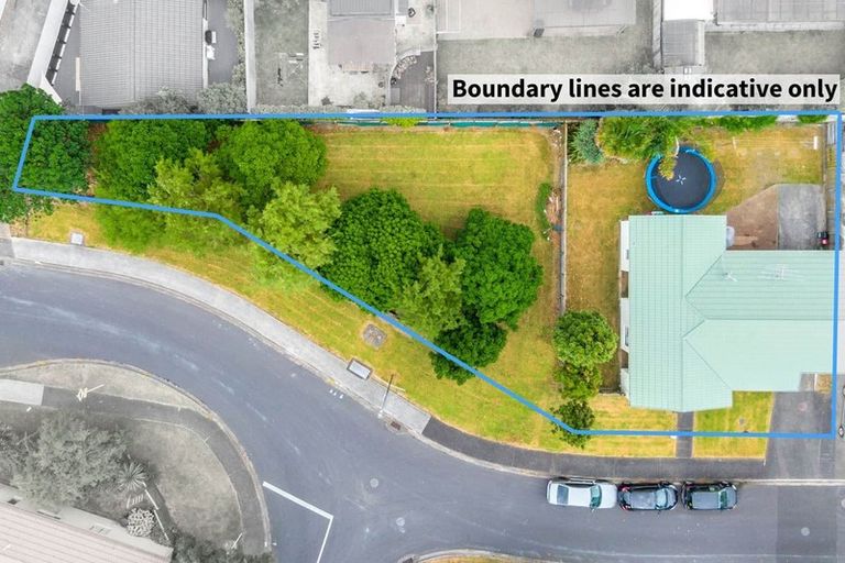 Photo of property in 2 Albizia Avenue, Henderson, Auckland, 0612