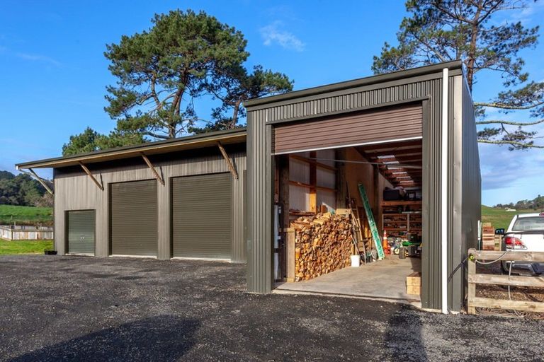 Photo of property in 64 Lees Road, Hahei, Whitianga, 3591