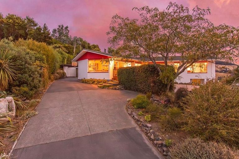 Photo of property in 11 Ngaio Lane, Charteris Bay, Lyttelton, 8971
