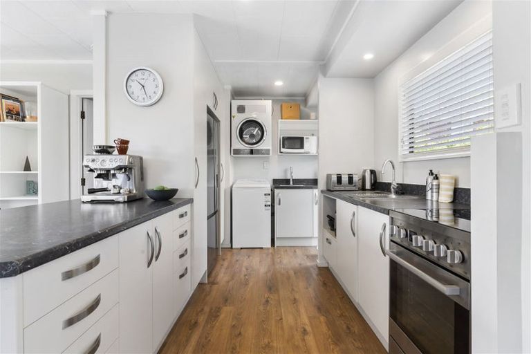 Photo of property in 1/8 Brookfield Road, Te Atatu Peninsula, Auckland, 0610