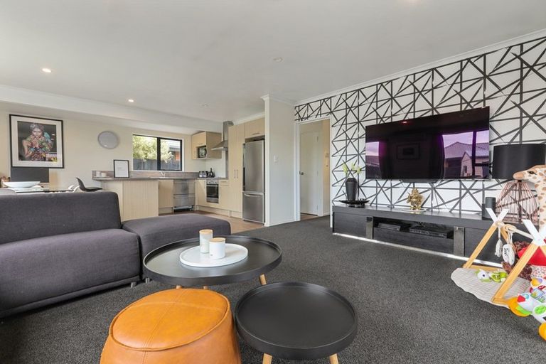 Photo of property in 124d Saint Johns Street, Bromley, Christchurch, 8062