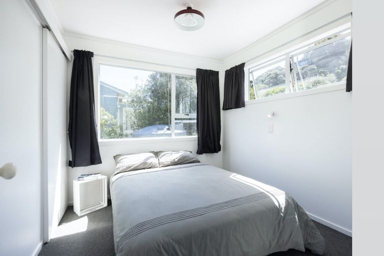 Photo of property in 95 Marine Parade North, Piha, New Lynn, 0772