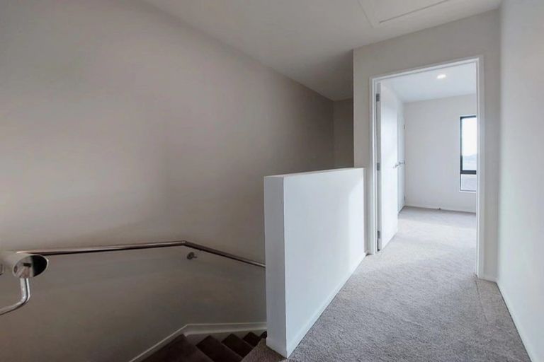 Photo of property in 18 Picturesque Drive, Flat Bush, Auckland, 2019