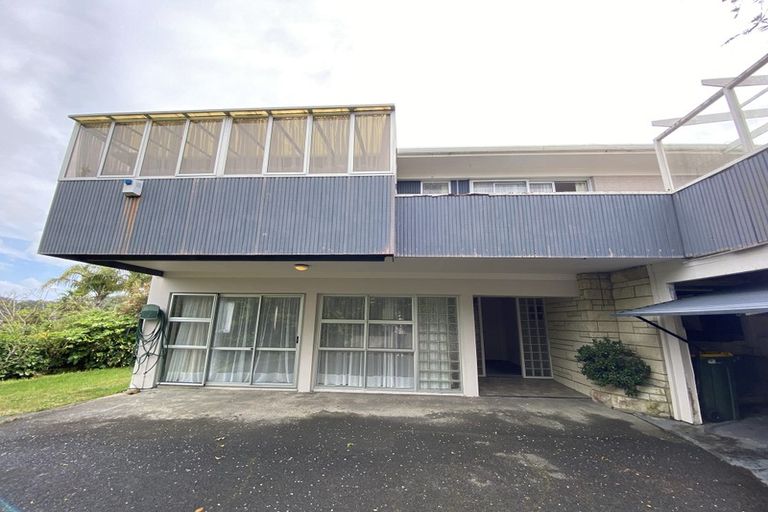 Photo of property in 23 Jellicoe Road, Murrays Bay, Auckland, 0630