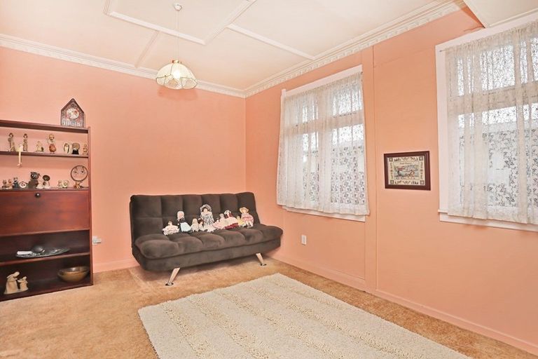 Photo of property in 191 Princes Street, Strathern, Invercargill, 9812