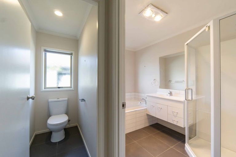 Photo of property in 27 Whitney Place, Rototuna North, Hamilton, 3210