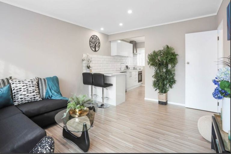 Photo of property in 12/79 Glendale Road, Glen Eden, Auckland, 0602