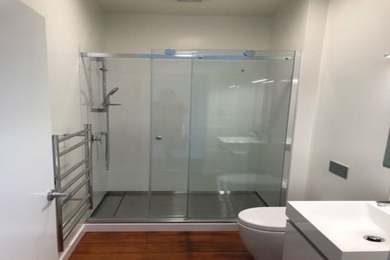 Photo of property in 114 Austin Street, Mount Victoria, Wellington, 6011