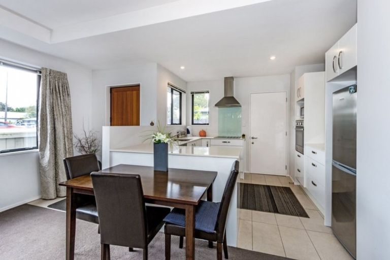 Photo of property in 109a Memorial Avenue, Burnside, Christchurch, 8053