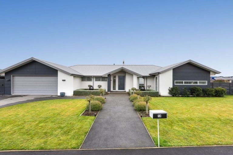 Photo of property in 14 Windermere Drive, Mosgiel, 9024