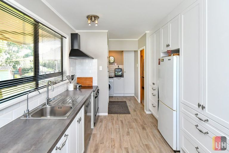 Photo of property in 8 Ainsdale Place, Manurewa, Auckland, 2102