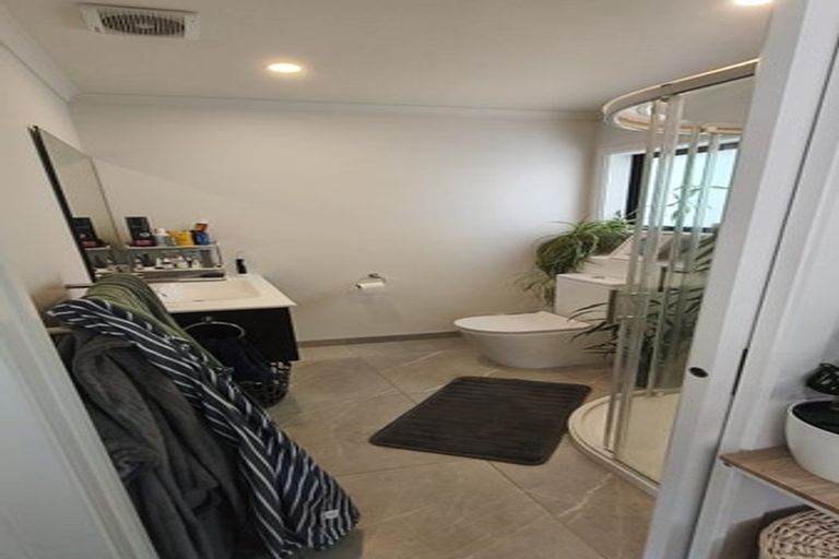 Photo of property in 8 Silverstream Road, Crofton Downs, Wellington, 6035