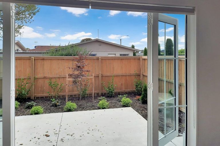 Photo of property in 2/63 Hills Road, Edgeware, Christchurch, 8013