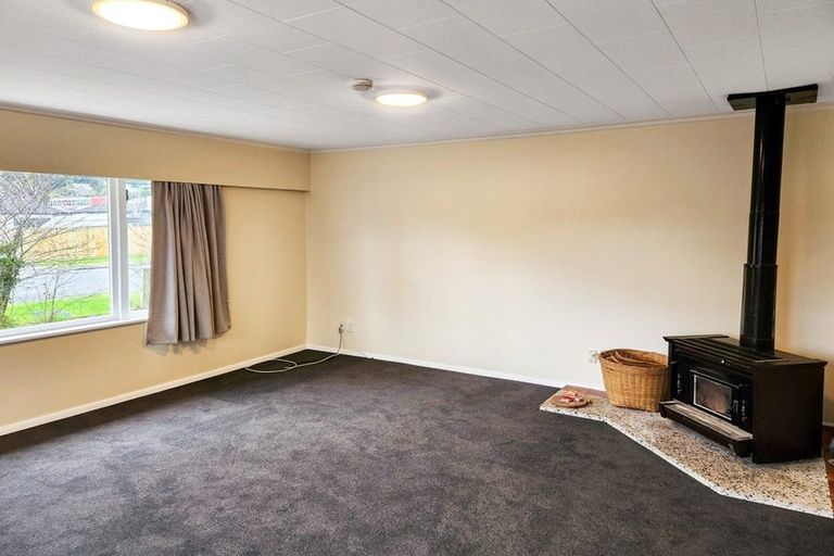 Photo of property in 135 Moohan Street, Wainuiomata, Lower Hutt, 5014