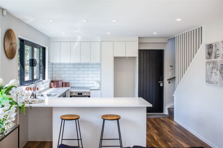 Photo of property in 14a Rosalind Road, Glenfield, Auckland, 0629