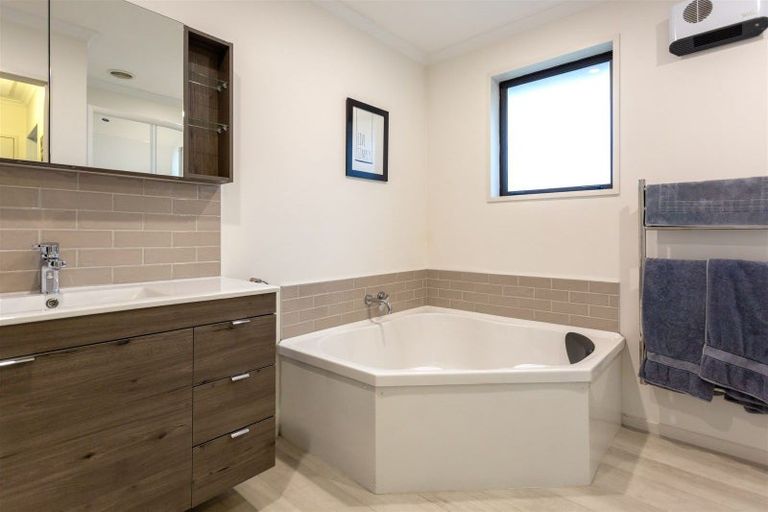 Photo of property in 132 Hagart-alexander Drive, Mosgiel, 9024