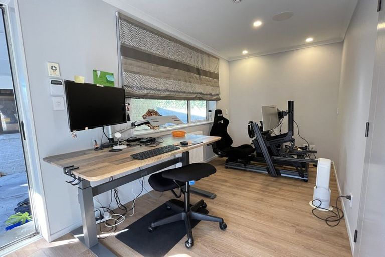 Photo of property in 10 Surrey Crescent, Hokowhitu, Palmerston North, 4410