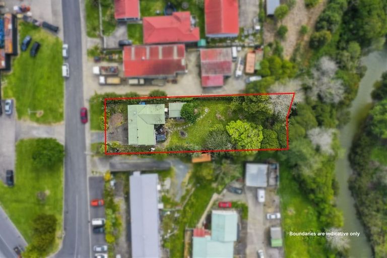 Photo of property in 4 Blanc Road, Silverdale, 0932