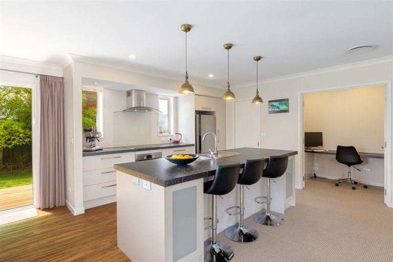 Photo of property in 10 Donovan Place, Aidanfield, Christchurch, 8025