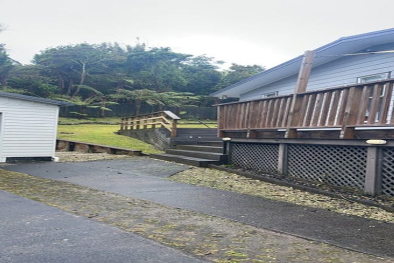 Photo of property in 11 Cottam Grove, Northcross, Auckland, 0632