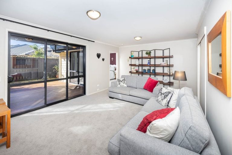 Photo of property in 31 Nielsen Gardens, Rototuna, Hamilton, 3210