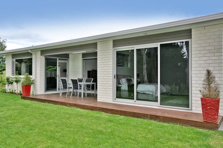 Photo of property in 8 Hikanui Drive, Havelock North, 4130