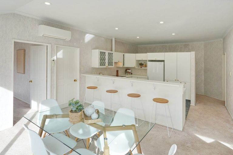 Photo of property in 33 Peer Street, Upper Riccarton, Christchurch, 8041