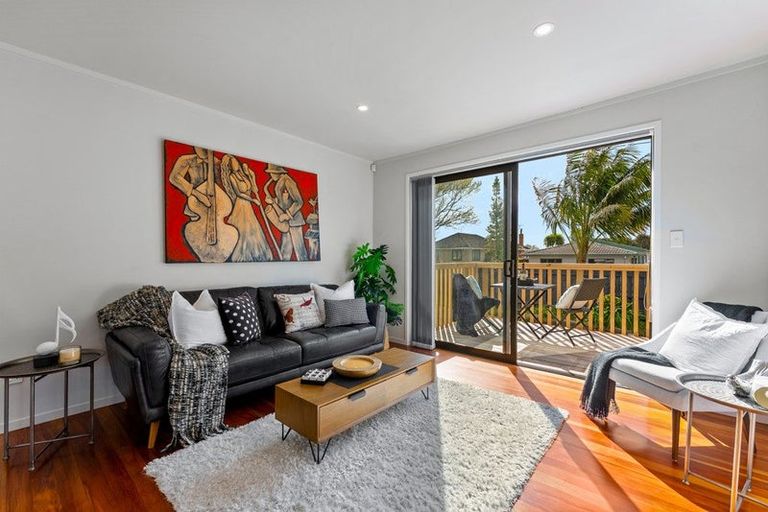 Photo of property in 9 Grainger Road, Te Atatu South, Auckland, 0610