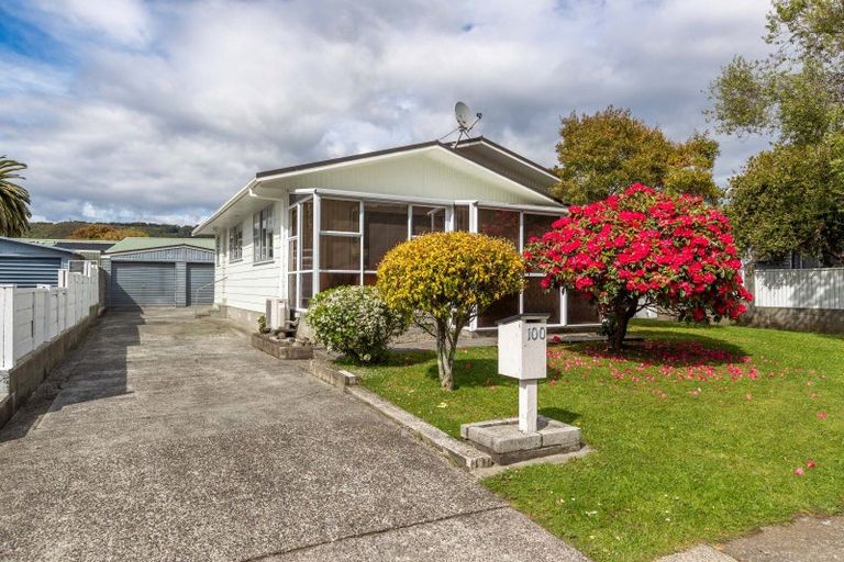 Photo of property in 100 Clouston Park Road, Clouston Park, Upper Hutt, 5018