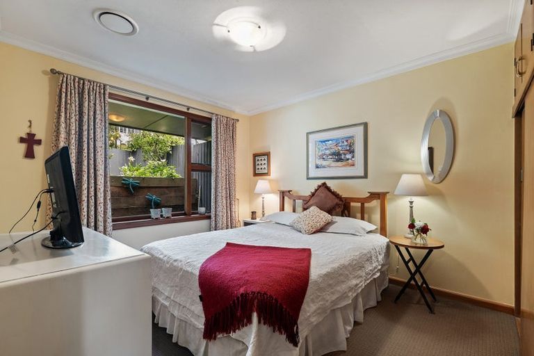 Photo of property in 1/15 Karitane Drive, Cashmere, Christchurch, 8022