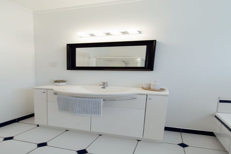 Photo of property in 24 Moir Street, Mangawhai, 0505