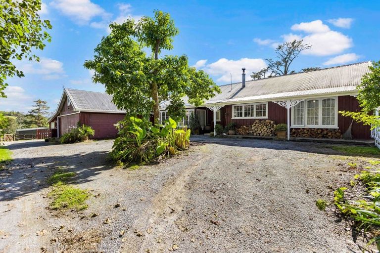 Photo of property in 98 Hanham Road, Kumeu, 0891