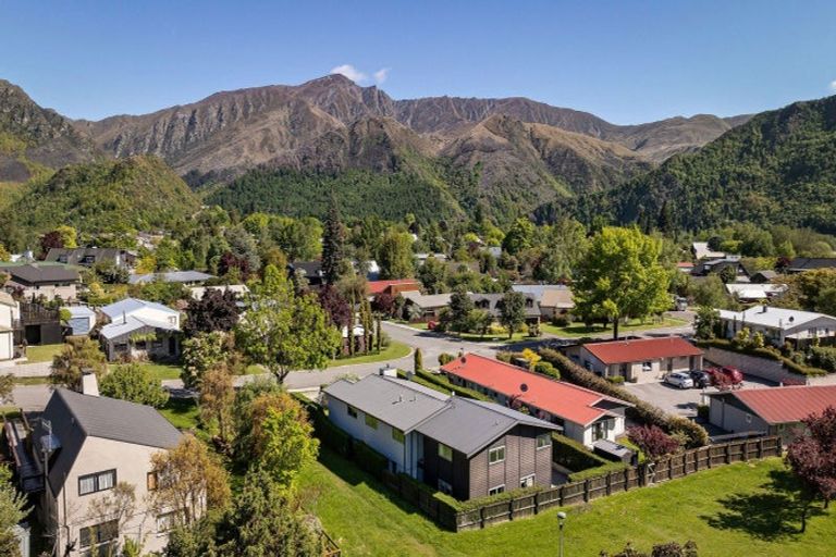Photo of property in 8 Bracken Street, Arrowtown, 9302